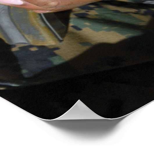 Eine Marine lädt leere Munition Poster (Ecke)