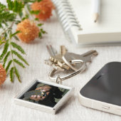 Eine Marine lädt leere Munition Schlüsselanhänger (Seite)