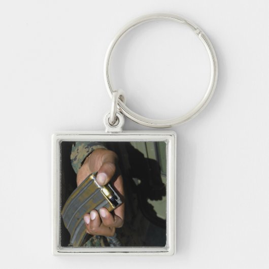 Eine Marine lädt leere Munition Schlüsselanhänger (Vorne)