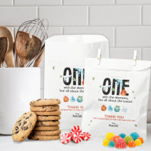 Eine mit den Elementen zum ersten Geburtstag