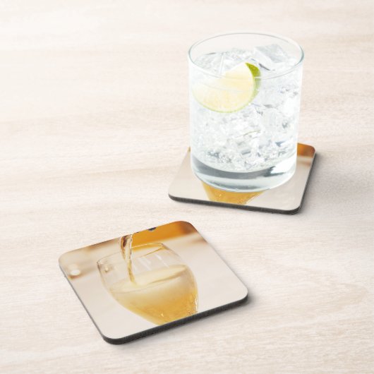 Eine mit Gosset gefüllte Champagnerflöte Untersetzer (Rechte Seite)