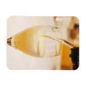 Eine mit Gosset gefüllte Sektflöte Magnet (Horizontal)