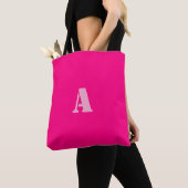 Eine Monogramm dunklere rosa Tasche (Von Nahem)