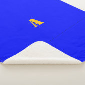 Eine monogrammblaue Fleece-Decke Sherpadecke (3/4)