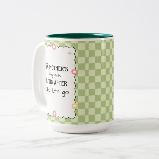 Eine Mutter umarmt lange, nachdem sie lasse zu geh Zweifarbige Tasse (Vorderseite Links)