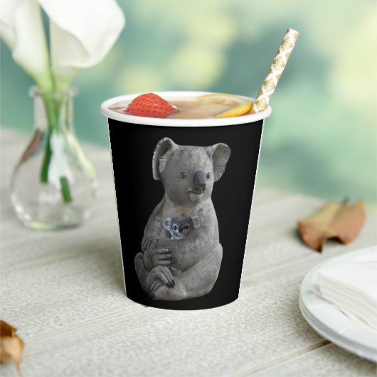 Eine Mutter verkneifen Pappbecher (In Situ)