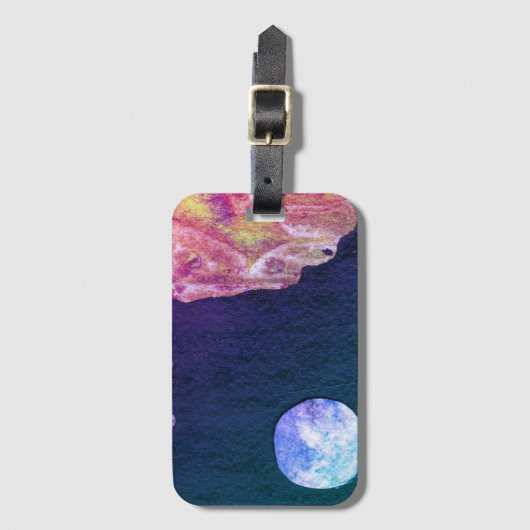 Eine nahe Sicht auf Fantasiewelten und ihre Monde Gepäckanhänger (Vorderseite Vertikal)