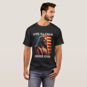 Eine Nation unter Gottes amerikanischer Flagge und T-Shirt (Vorne ganz)