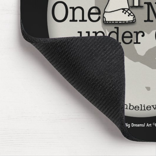 Eine Nation unter Gottes-Kleiner Junge unter US-Fl Mousepad (Ecke)