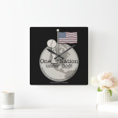 Eine Nation unter Gottes-Kleiner Junge unter US-Fl Quadratische Wanduhr (Zuhause)