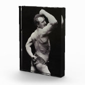 Eine neue Pose von StrongMen Eugen Sandow Bodybuil Fotoblock (Rechts)
