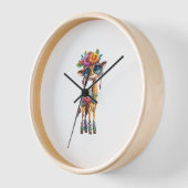 Eine Niedliche Babygiraffe mit Blumen- und Federak Uhr (Winkel)