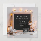 Eine niedliche fröhliche Ankündigung einer Schwang (Vorderseite)