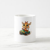 Eine Niedliche Giraffe, die ein Auto auf der Straß Kaffeetasse (Mittel)