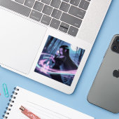 Eine Niedliche Hexe, die Kristalle in Holz aufstap Aufkleber (Laptop mit iPhone)