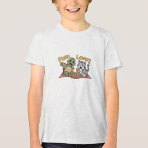 Eine niedliche Katze und Schildkröte essen gerne P Tri-Blend Shirt