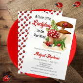 Eine Niedliche kleine Ladybug ist auf dem Weg zur  Einladung