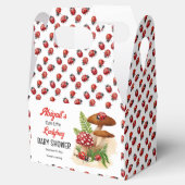 Eine Niedliche kleine Ladybug ist auf dem Weg zur Geschenkschachtel (Geöffnet)