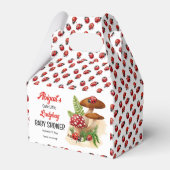 Eine Niedliche kleine Ladybug ist auf dem Weg zur Geschenkschachtel (Vorderseite)