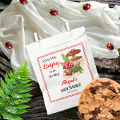 Eine Niedliche kleine Ladybug ist auf dem Weg zur Geschenktütchen