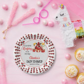 Eine Niedliche kleine Ladybug ist auf dem Weg zur Pappteller (Party)