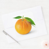 Eine Orangenfrucht mit Blätter Quadratischer Aufkleber (Umschlag)