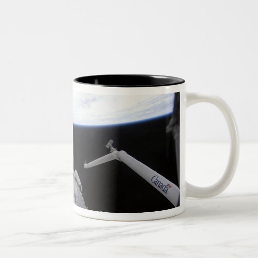 Eine partielle Ansicht des Tranquility-Knotens Zweifarbige Tasse (Rechts)