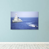 Eine portugiesische Marine-Mannschaft in einem auf Leinwanddruck (Insitu (Holzboden))