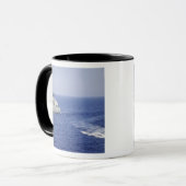 Eine portugiesische Marine-Mannschaft in einem auf Tasse (Vorderseite Links)