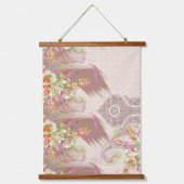 Eine raffinierte, blumengeschmückte Einrichtung mi Wandteppich Mit Holzrahmen (Vorderseite)
