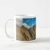Eine raue Tasse der Bergpass (Links)