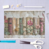 Eine Reihe alter Buchstäbchen mit verzierten Blume Seidenpapier (Handwerk)