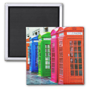 Eine Reihe farbenfroher Telefonboxen Magnet