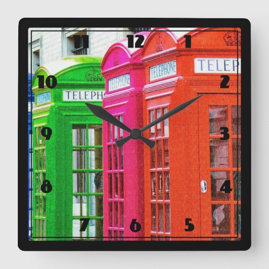 Eine Reihe farbenfroher Telefonboxen Quadratische Wanduhr (Vorderseite)