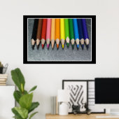 Eine Reihe farbiger Stifte. Poster (Heimbüro)