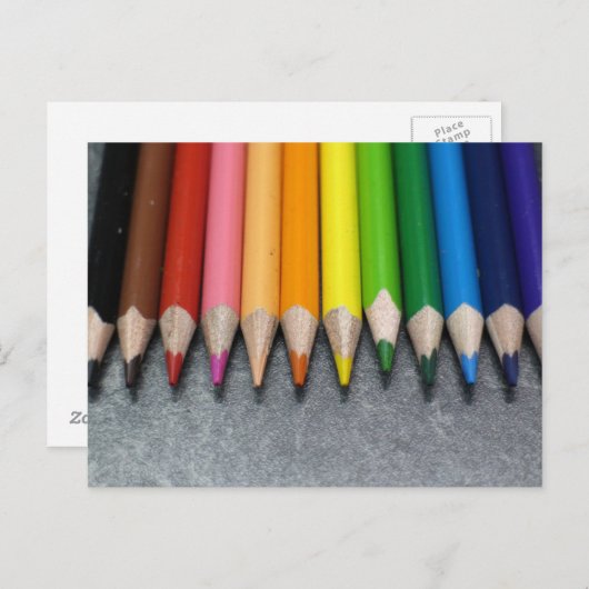 Eine Reihe farbiger Stifte. Postkarte (Vorne/Hinten)