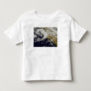Eine Reihe starke Stürme mit heftigen Winden 2 Kleinkind T-shirt