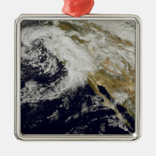 Eine Reihe starke Stürme mit heftigen Winden 2 Silbernes Ornament