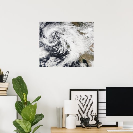 Eine Reihe starker Stürme mit heftigen Winden 2 Poster (Heimbüro)