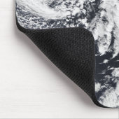 Eine Reihe starker Stürme mit heftigen Winden Mousepad (Ecke)