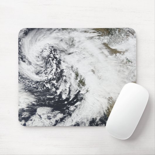 Eine Reihe starker Stürme mit heftigen Winden Mousepad (Mit Mouse)