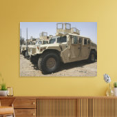 Eine Reihe von Mitarbeitern der Militärpolizei der Leinwanddruck (Insitu (Wohnzimmer))