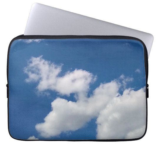 Eine Reihe von Wolken Laptopschutzhülle (Vorderseite)