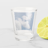 Eine Reihe von Wolken Schnapsglas (Rückseite)