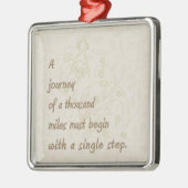 "Eine Reise…" Zen-Sprichwort Ornament Aus Metall (Links)