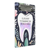 Eine Reise zum Lächeln: Boho Floral Dental Sudent Mini Klemmbrett (Schrägansicht)