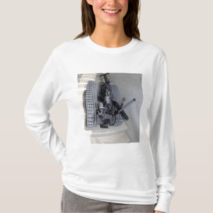 Eine Robotereinheit des Talon 3B, die einen Flug T-Shirt