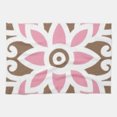 eine rosa Blume auf braunem Hintergrund Geschirrtuch (Horizontal)