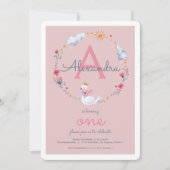 Eine rosa Schwanenmonogramm-Geburtstagsparty Einladung (Vorderseite)