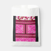 eine rosa und weiße Tapete mit einem Kreuz. Geschenktütchen (Vorderseite)